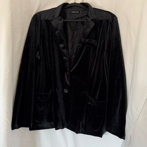 Elegant Black Velvet Women's Jacket